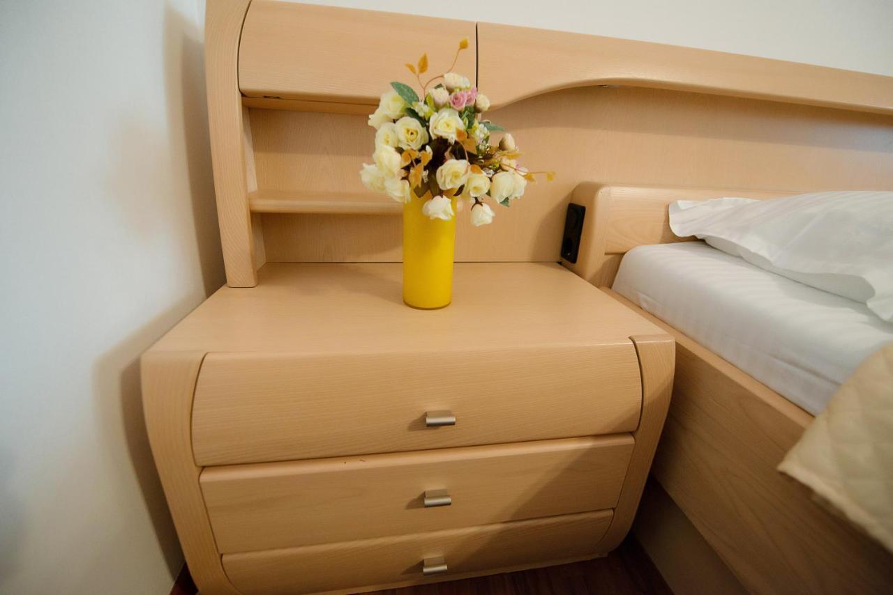 Stephanie Apartment-Centru Civic Μπρασόβ Εξωτερικό φωτογραφία